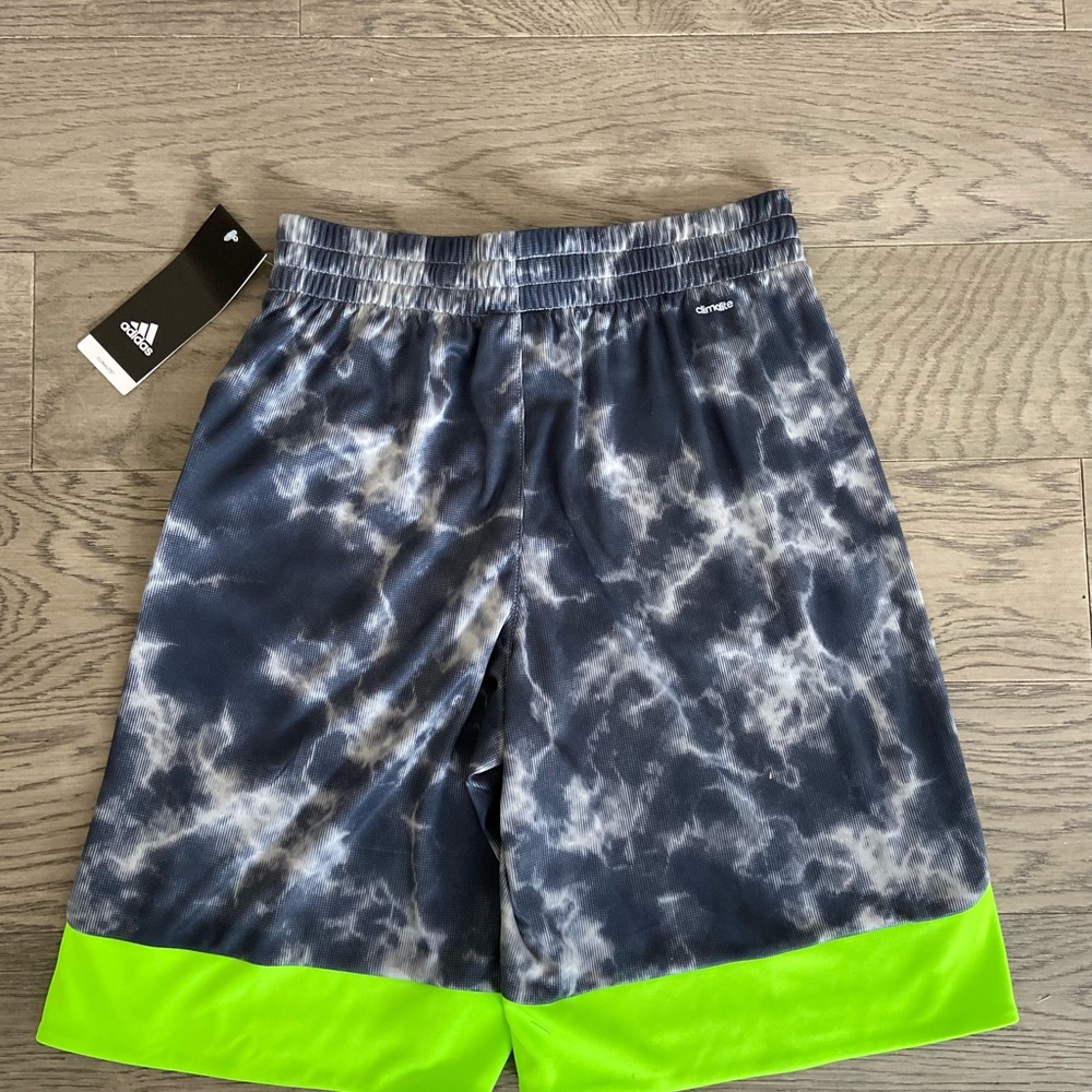 🤾♂️Adidas Boys 2 piece Shirt + Shorts NWT⛹🏻 - Picture 8 of 13
